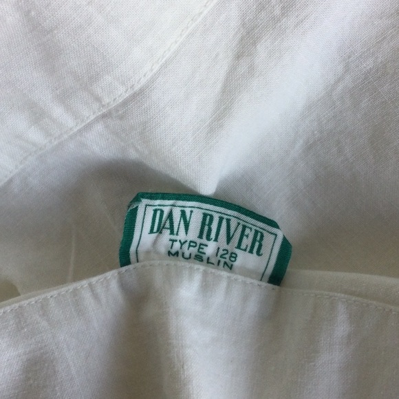 Vintage 1960’s embroidered standard pillow cases with water lily pattern. - Picture 5 of 5